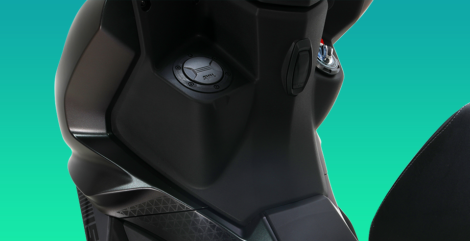 前置油箱+Keyless+QC 3.0 USB.jpg